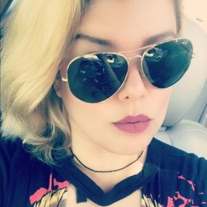 Meet your Posher, Elena